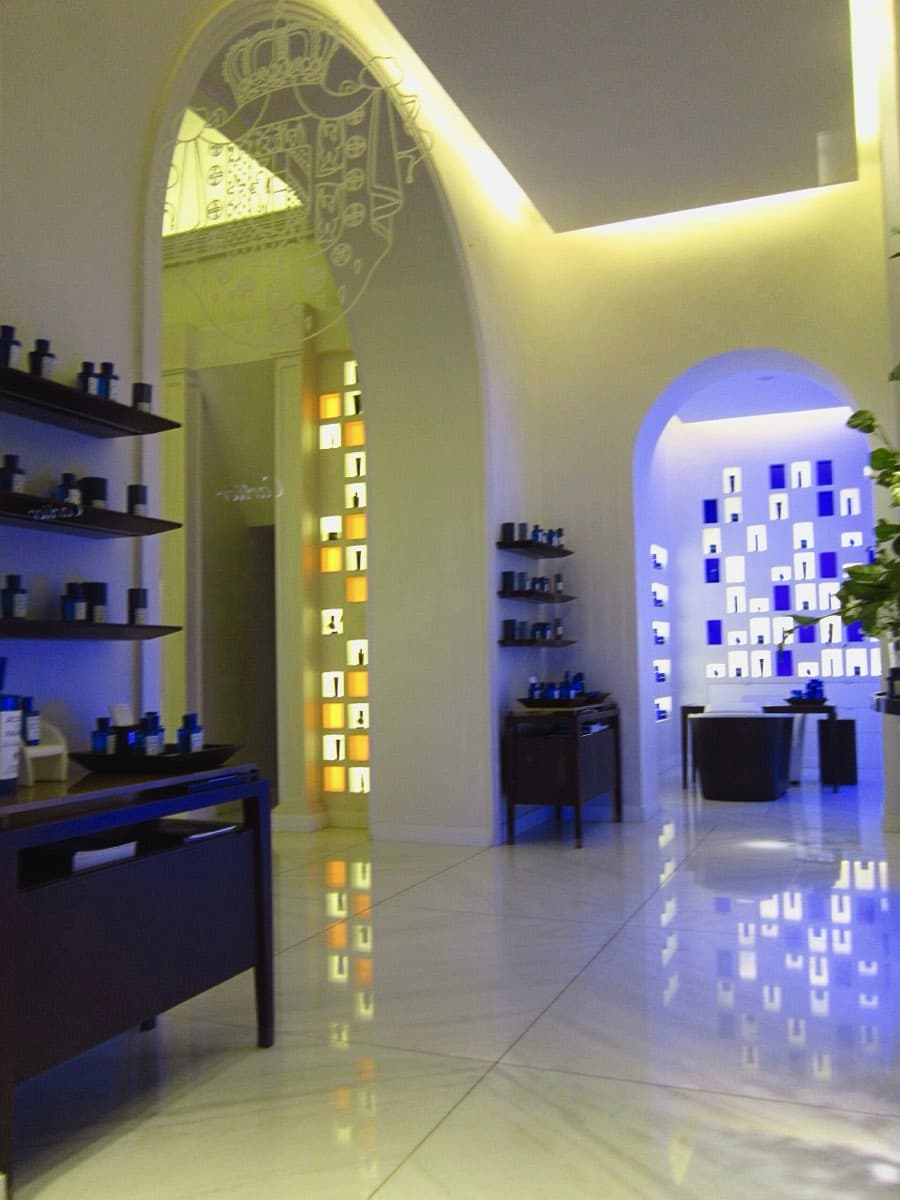 Acqua di Parma · 2014 - Acqua Di Parma Boutique Barberia, Milan, Italy ( Ank Kumar ) 03